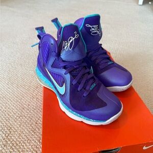 Nike Lebron Women’s Charlotte Basketball Shoes
